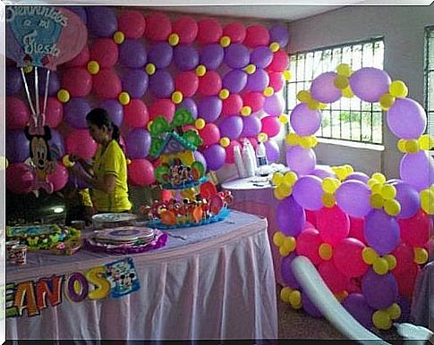 Balloons are an indispensable decoration in children's parties