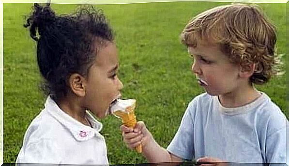 Children share ice cream