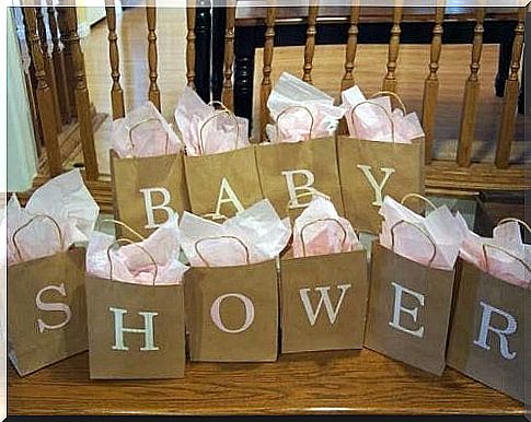 To prepare a perfect baby shower, all you need is a little organization