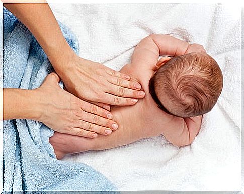 Infant massages: 12 benefits you don't know about