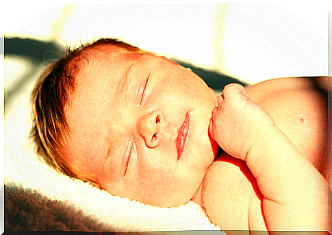 Infantile jaundice: can be treated with sun baths