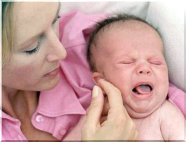 breastfeeding crisis: baby crying