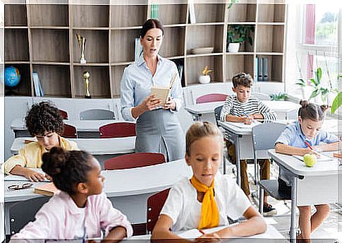 Pupils doing a dictation in class.